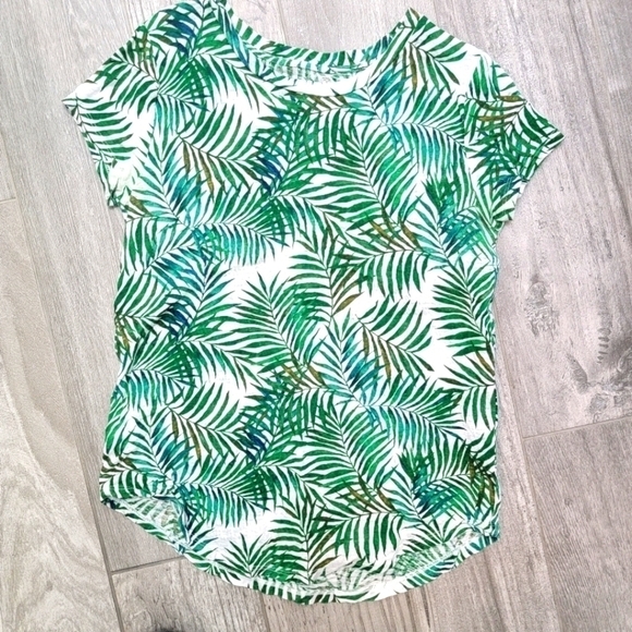 2/$20 LOFT Linen Short Sleeve Palm Shirt XS - Picture 1 of 8